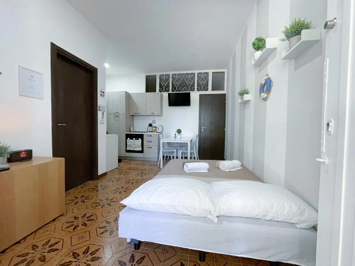 Sunset Apartment Palese - A 10M Dal Mare باري 0*,